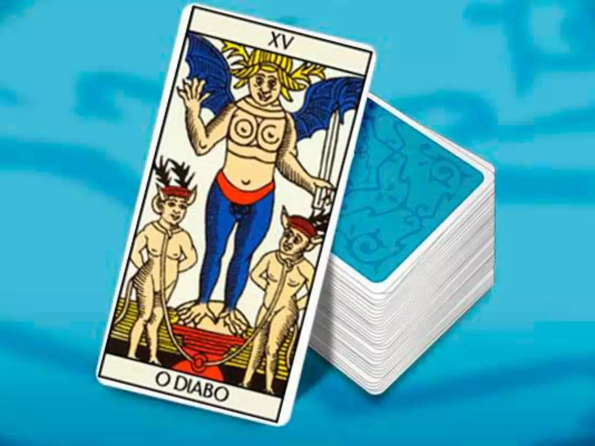O que significa a carta de Tarot o Diabo? - Essencial Tarot